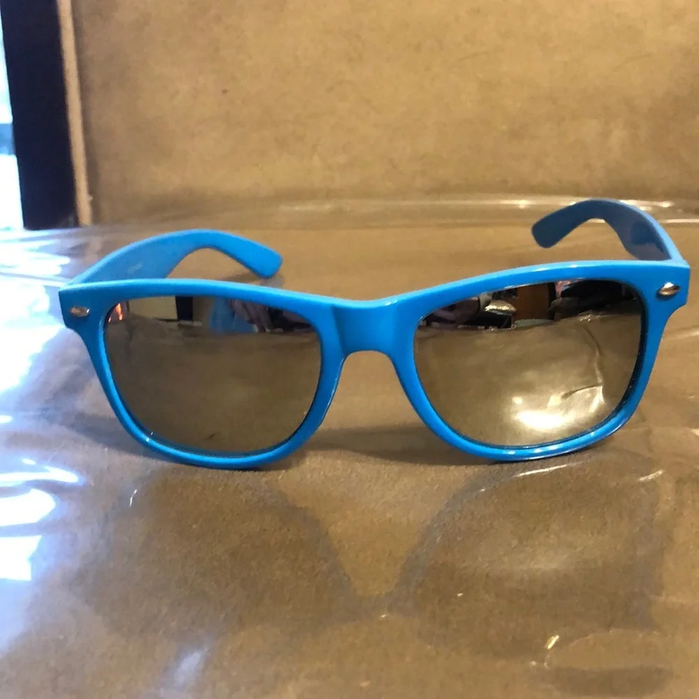 Blue Mirror Sunglasses 😎🥳HP🥳